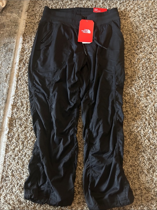 The North Face Pants - The North Face Woman’s Black Lightweight Jogger Pants